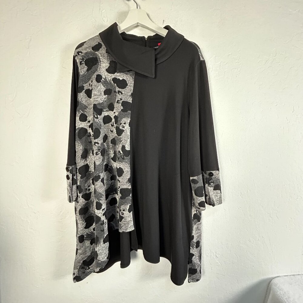 IC By Connie K Womens XL Art To Wear Tunic Top Colorblock Animal Print Zip Back